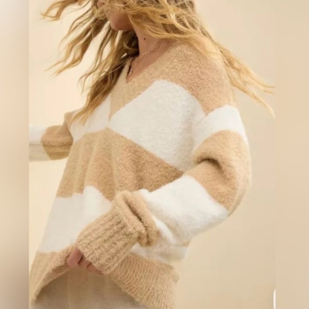 Aerie Oversized Boucle Striped V-neck Sweater Neutral Coastal Women's XL NWT - Picture 2 of 9